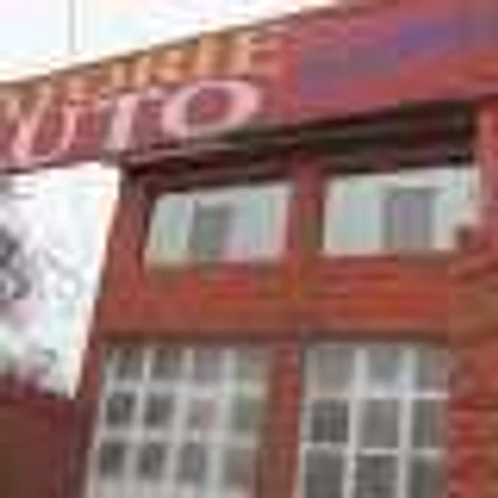 Spălătoriile auto şi vulcanizările s-au închis fiindcă maşinile n-au acces în zonă 