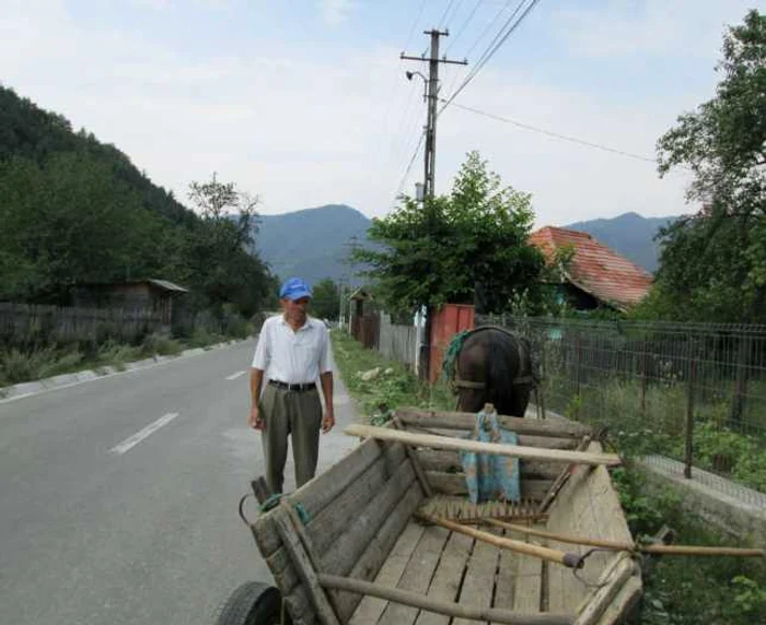 Pensionarii din Racoviţa au nevoie disperată de un poştaş
