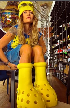 Delia, mândră de noua sa achiziție / Foto: Instagram