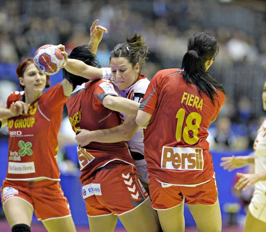 Spaniola Macarena Aguilar nu poate trece de handbalistele române