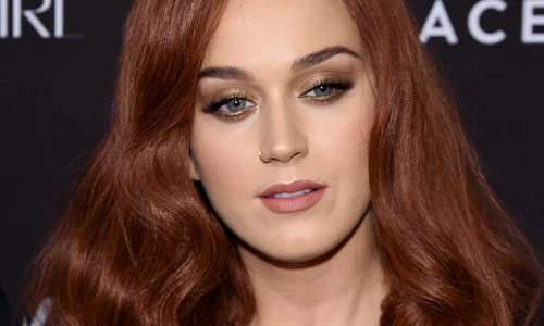 Katy Perry utilizează Tinder, o aplicație de ”online dating” jpeg