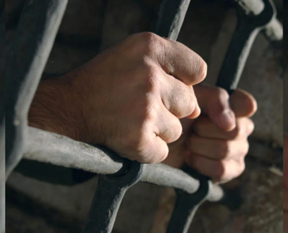 
    Un român şi un albanez au evadat de la închisoarea din Arlesheim, în nordul Elveţiei, în noaptea de duminică spre luni  