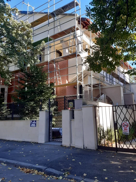 Vila lui Ilie trece iar prin renovări