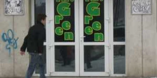 Autoritățile le permit să funcționeze la 3000 de metri față de instituțiile publice