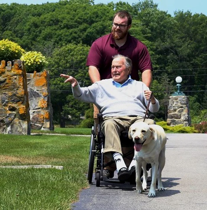 2 sully cainele lui george bush senior 4 jpg jpeg