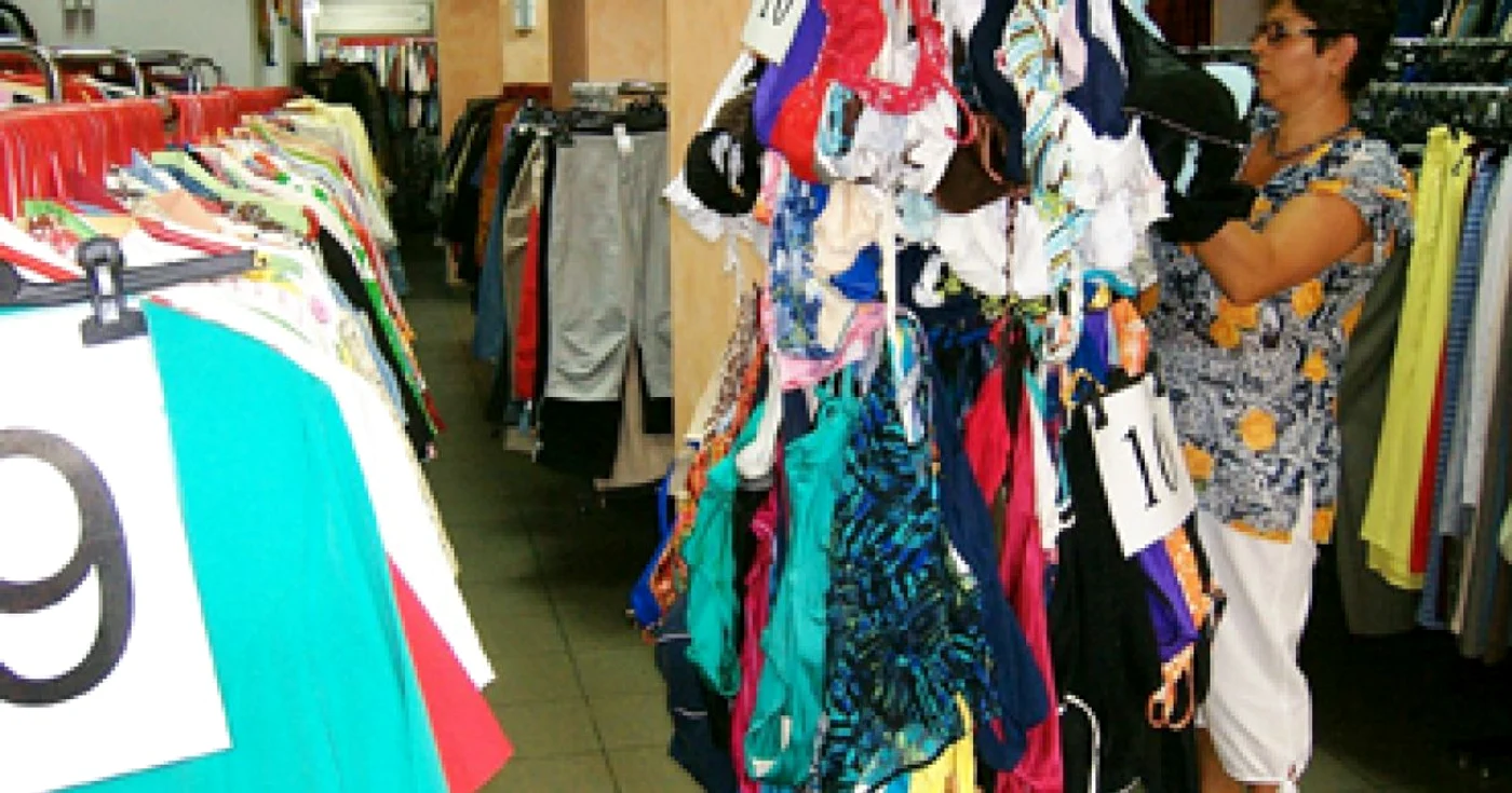 Ploieşti: Magazinele second-hand, de lux, sunt la mare căutare