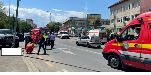 Accident mortal în Sibiu - un pieton a murit iar un altul e în stare gravă după ce o maşină a pătruns pe trotuar Foto sibiulindependent ro