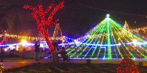 Oraşul în lumini  feerice de Sărbători