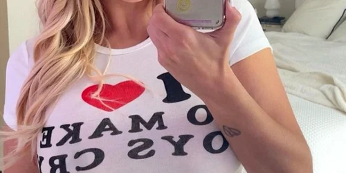 Femeia care a investit 17 000 de euro în implanturi mamare generoase și care acum regretă Foto Instagram neyleenashley jpg
