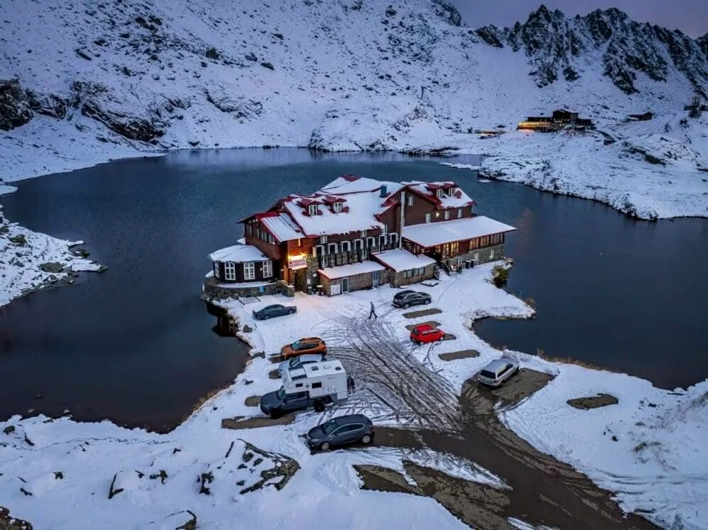 Turiști blocați la Bâlea Lac Foto: FB Sibiu News