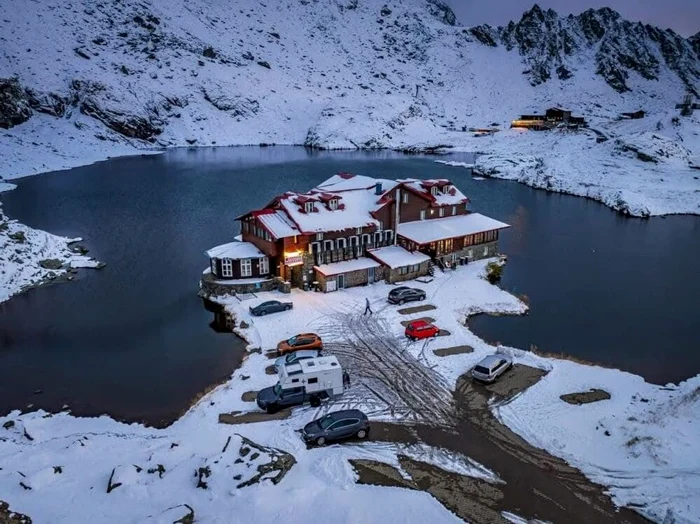 Turiști blocați la Bâlea Lac Foto: FB Sibiu News