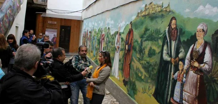 Patru artişti au muncit trei săptămâni la opera de artă. FOTOCasa Mureşenilor.
