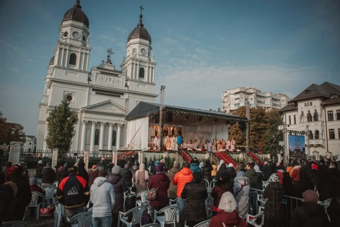 Mii de pelerini au asistat pe 14 octombrie la slujba religioasă Foto: adevarul.ro