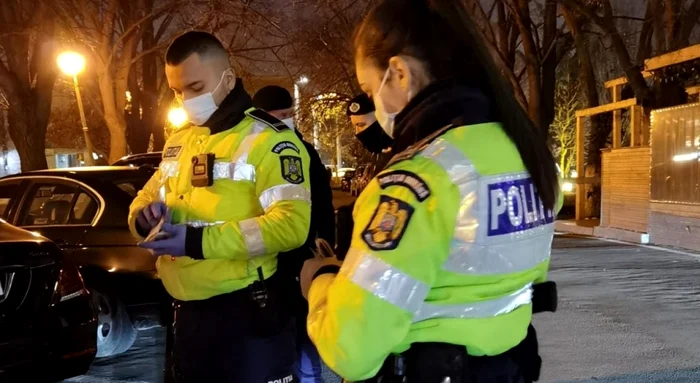 În doar 3 ore, poliţiştii au dat amenzi de 90.000 de lei. Foto Poliţia Română