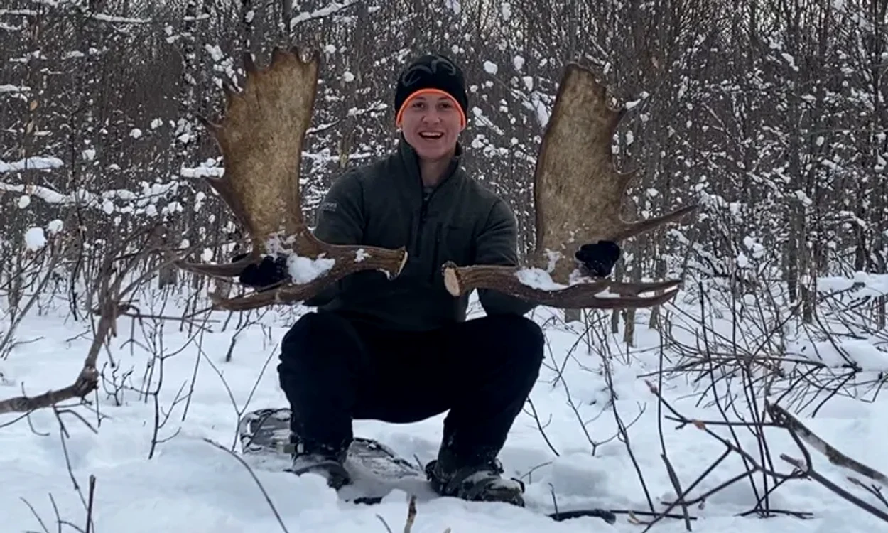 Canadianul cu coarnele de elan / Foto: Captură Video / The Guardian