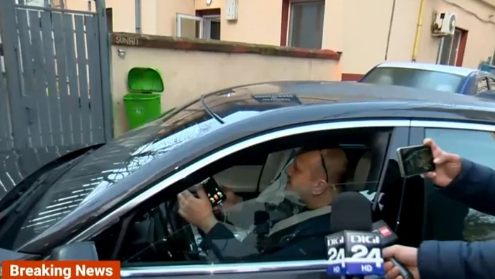 Managerul Spitalului Județean Ploiești, oprit la intrarea în unitatea medicalăFOTO Captură Digi 24