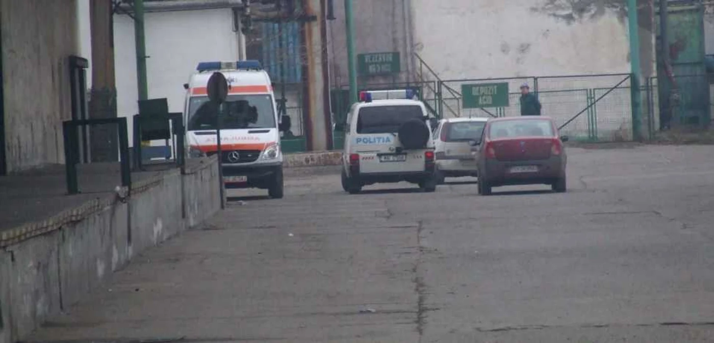 Bărbatul a fost găsit spânzurat în magazia firmei