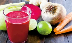 suc cu sfecla rosie jpg