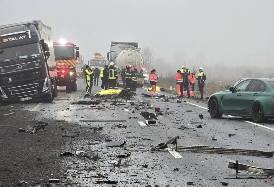 Ce au găsit anchetatorii în microbuzul distrus în accidentul teribil din Timiș, soldat cu șapte morți