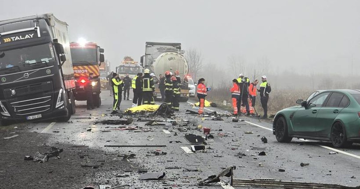 Accident teribil în Timiș: droguri și băuturi găsite în microbuz