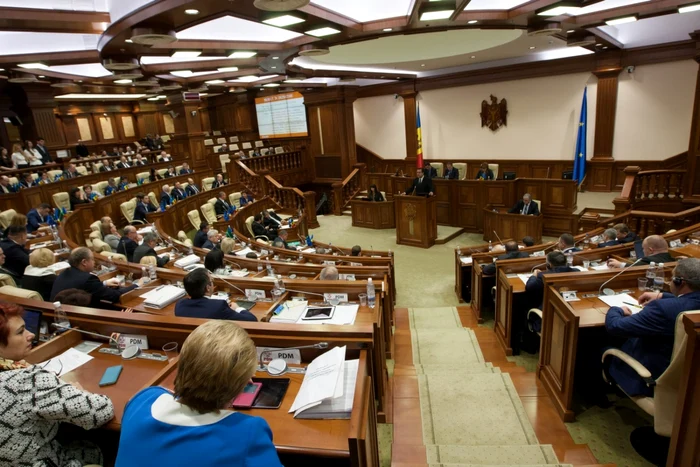 Parlamentul Republicii Moldova mai are o şansă să aleagă un nou guvren până pe 29 ianuarie 2016. FOTO: Alexandru Tarlev