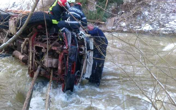 Accidentul s-a produs miercuri dimineaţa în Măgura Ilvei FOTO: ISU Bistriţa