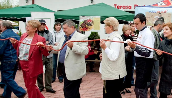 Buzoienii sunt aşteptaţi în week-end la Festivalul Cârnaţilor de Pleşcoi, ediţia a VI-a