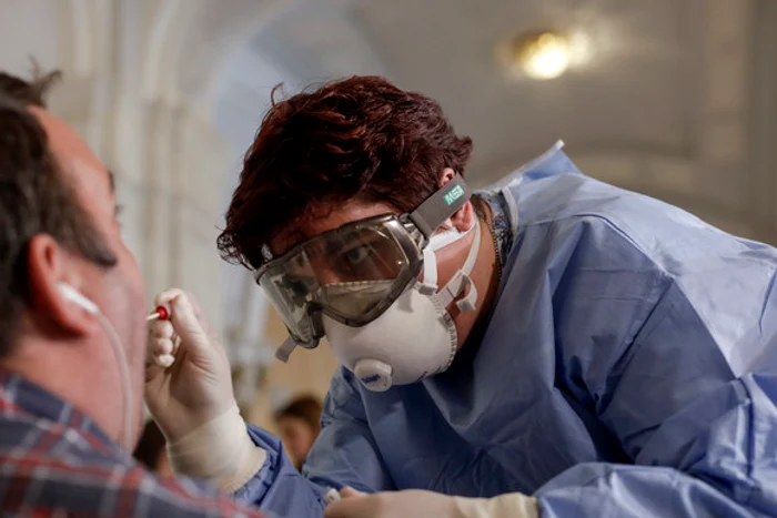 În Franța, oamenii au protestat împotriva „dictaturii sanitare”foto: EPA-EFE