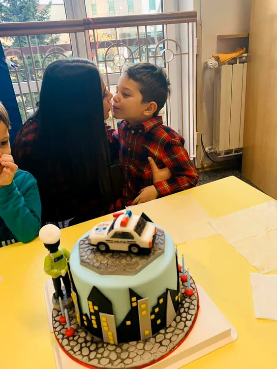 7 elena basescu si fiul ei 1 jpg jpeg