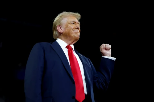 Donald_Trump_shutterstock 2540189359 jpg