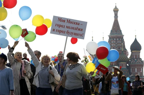 piaţa rosie 1 mai reuters