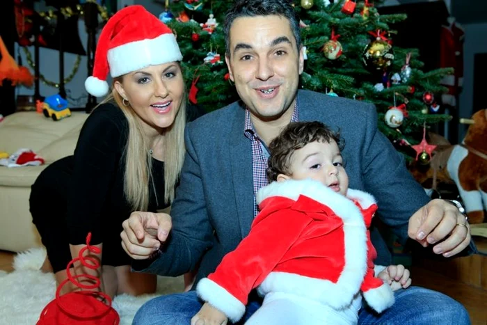 Oana Turcu, Cristi Brancu şi Teddy, tablou de familie. (sursa: oanaturcu.ro)