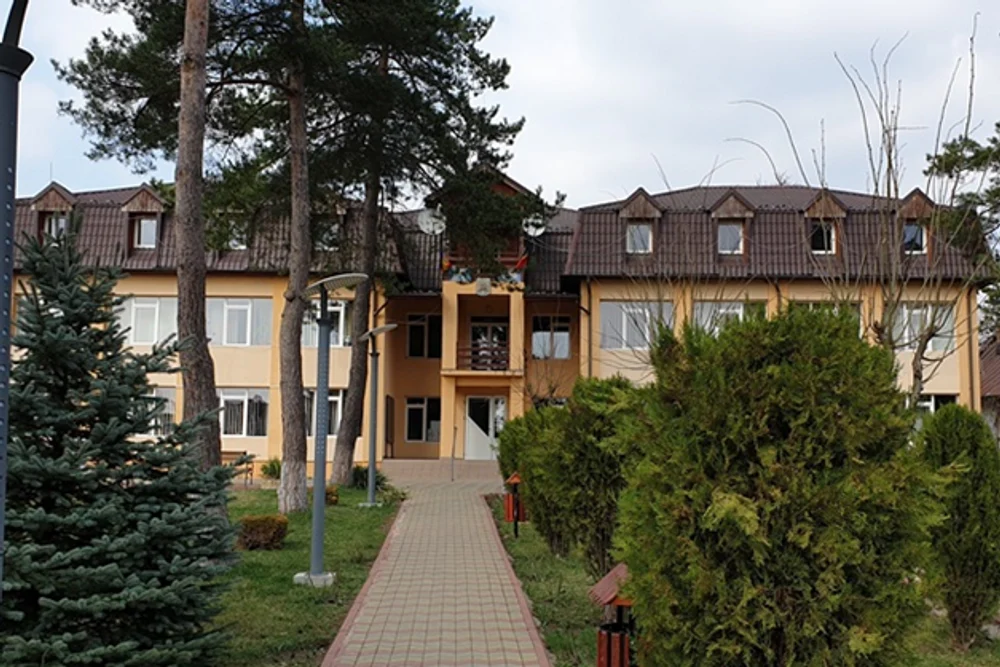 Percheziții la Primăria Slănic și Inspectoratul de Stat în Construcții Prahova. Probleme cu regularizarea unui râu