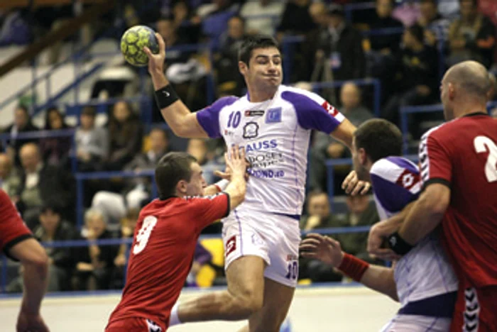 Timişoara: Poli a învins Dinamo Bucureşti în derby-ul suferinţei la handbal masculin