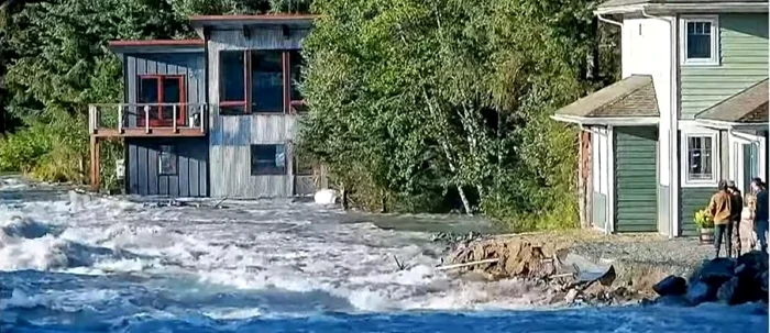 O parte dintre locuitorii din Jouneau - Alaska a fost evacuată. FOTO: captură video