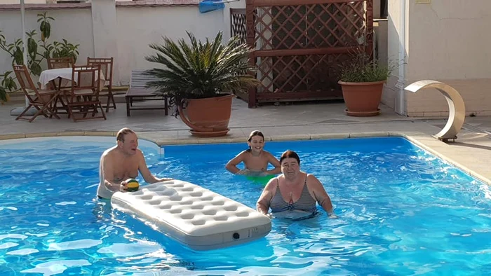 DavinN, cu bunicii, la distracție