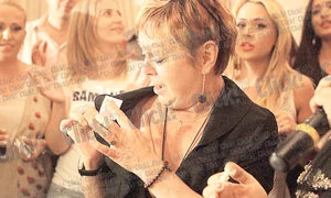 Anca Pandrea a băut  vreo trei pahare cu  whisky în doar  câteva ceasuri (FOTOGRAFII: ROBERTO SĂLCEANU) jpeg
