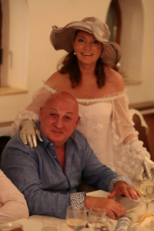 Constantin Cotimanis şi Mărcuţa Florina s-au căsătorit într-un cadru mirific la Vatra Dornei.
