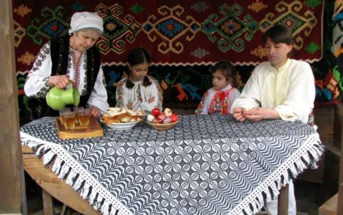 Pregătirea mesei de Paşti este un adevărat ritual la Năruja