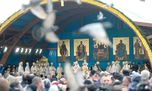 Slujba a fost ţinută de un sobor de preoţi jpeg