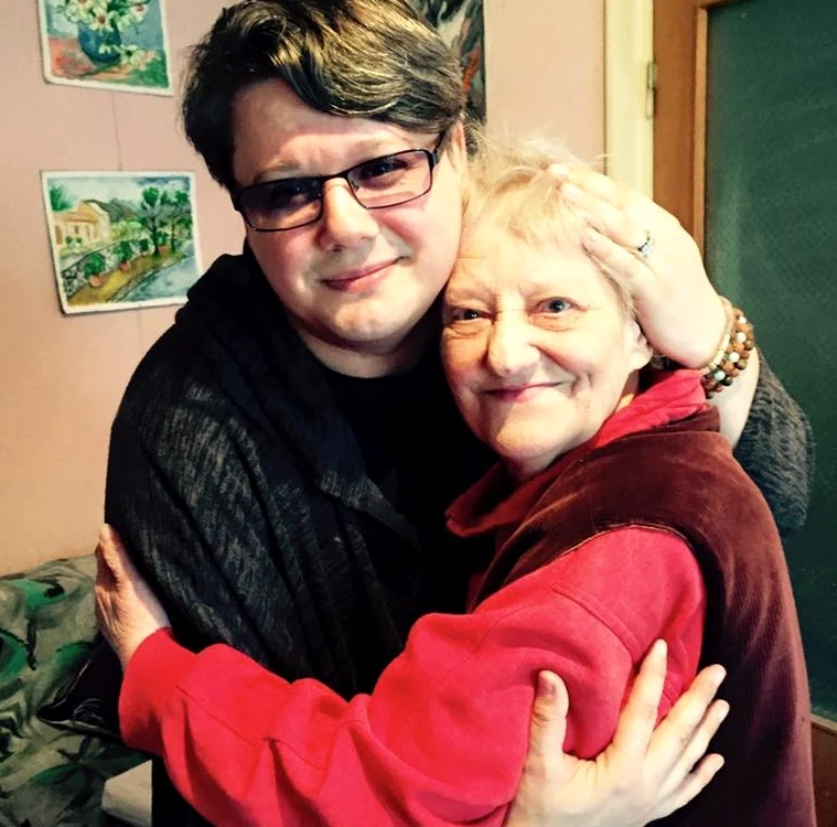 
    Fuego (39 de ani) și Elisabeta Preda (86 de ani)  