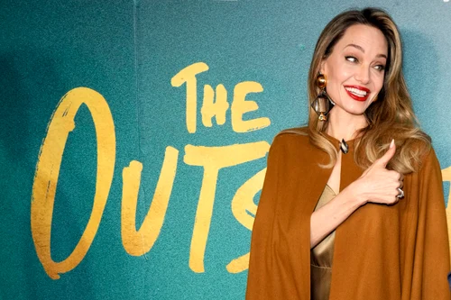 Angelina Jolie pe Boadway, Profimedia