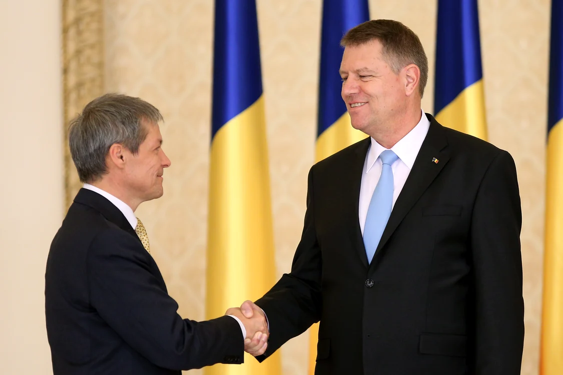 
    Preşedintele Klaus Iohannis l-a delegat pe premierul Dacian Cioloş să participe la Reuniunea Consiliului European, care va avea loc la BruxellesFoto: Mediafax  
