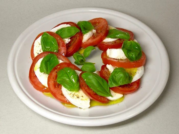 salata caprese