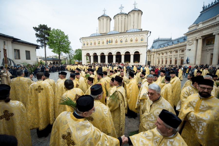Sute de preoţi şi credincioşi au participat la Pelerinajul de Florii din Capitală, organizat în ajunul marii sărbători