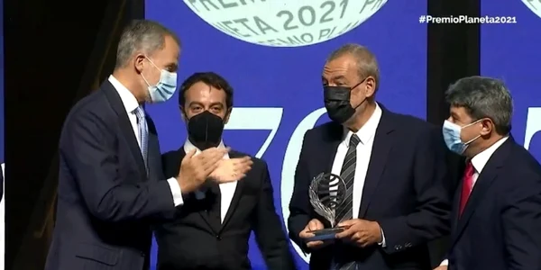 Premiul Planeta pentru  romanul "La Bestia" de Carmen Mola