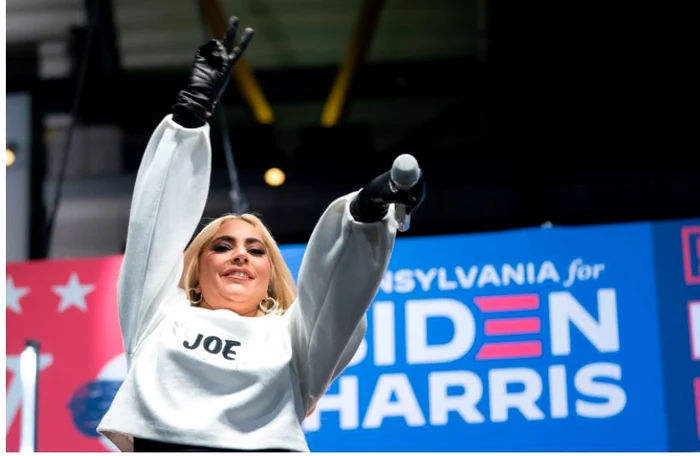 
    Vedetea a venit cu un tricou pe care scria numele candidatului democratFoto: Getty Images  