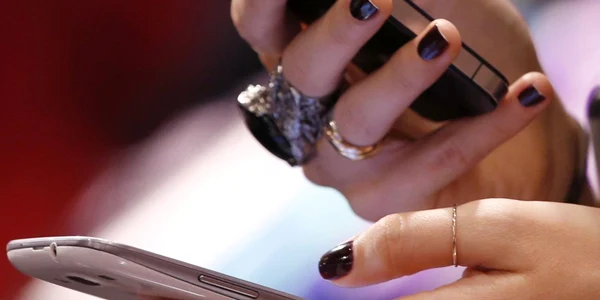 smartphone reuters