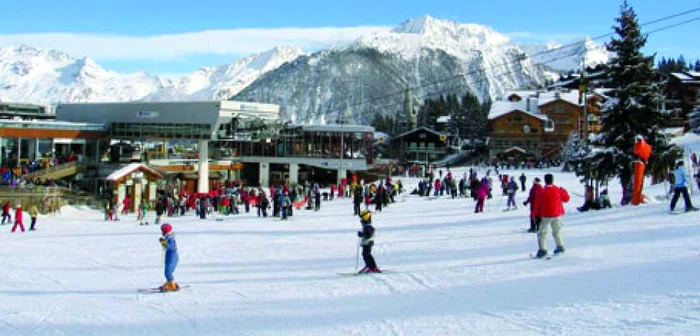 Târgu-Jiu: Turiştii care îşi fac rezervări din timp vor beneficia de reduceri