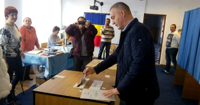 Trei candidaţi cu dosare penale grele, care vor să reprezinte Argeşul în Parlament, au votat la aceleaşi urne. Ce-şi doresc Pendiuc, Rădulescu şi Drăghici